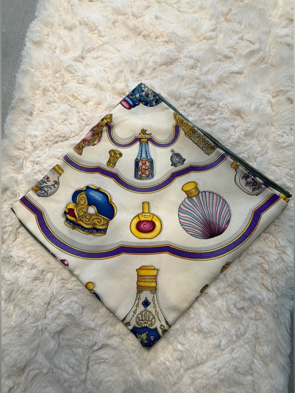 Hermès Paris Carré 90 "Qu'importe le Flacon" Vintage Silk Scarf Perfume Bottle - Picture 8 of 13